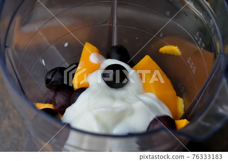 grape and mango for blend, grape and mango in blender 76333183