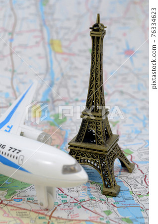 Travel to Paris 76334623