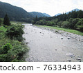 Scenery of the Itadori River flowing through Itatori, Seki City, Gifu Prefecture and the mountains surrounding it 76334943