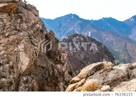 old stone rocks in Seoraksan National Park old stone rocks in Seoraksan National Park 76336155