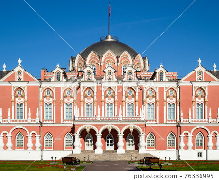 facade of Petrovsky Traveling Palace in Moscow 76336995