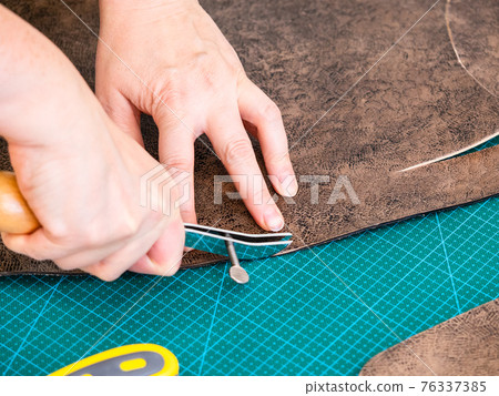 craftsman marks pattern on the carved leather craftsman marks pattern on the carved leather 76337385