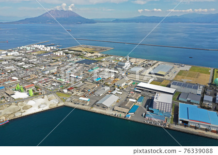 從鹿兒島市谷山港上空 76339088