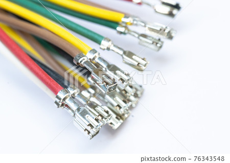 [Electric wire processing] Electric wire with crimped pin terminals and contacts [Industry] 76343548