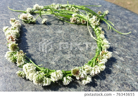 White clover wreath corolla wreath 76343655