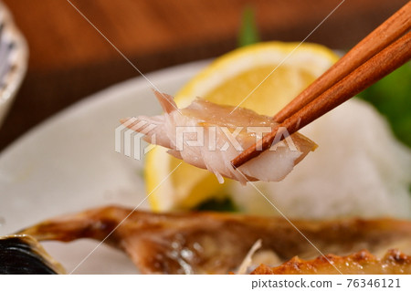 Chopsticks of dried horse mackerel that looks delicious Chopsticks of dried horse mackerel that looks delicious 76346121
