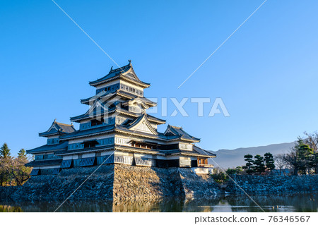 Matsumoto Castle at dawn Matsumoto Castle at dawn 76346567