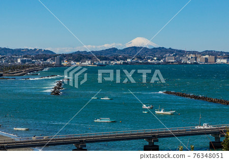 從橫須賀市橋水到橫須賀港和富士山 76348051