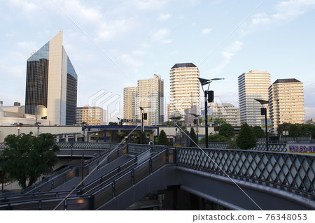 京濱東北線川口站東口的清晨 76348053