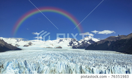 Rainbow over the Perito Moreno Glacier in the Patagonia region 76351983