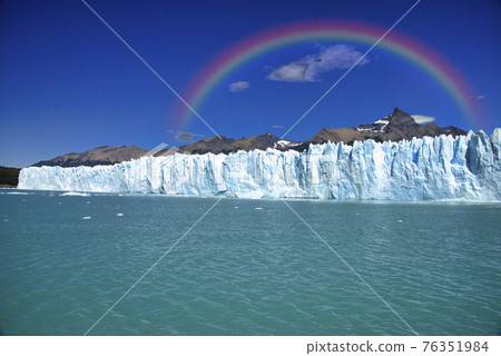 巴塔哥尼亞地區佩里托莫雷諾冰川的彩虹 巴塔哥尼亞地區佩里托莫雷諾冰川的彩虹 76351984