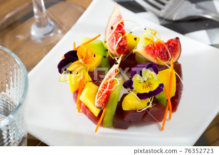Plate of delicious tuna tartar Plate of delicious tuna tartar 76352723