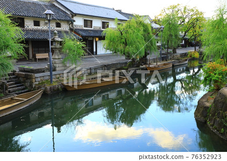 Kurashiki Bikan Historical Quarter, traditional townscape 76352923