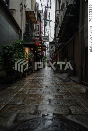 Hozenji Yokocho in Osaka Namba / Ame Hozenji Yokocho in Osaka Namba / Ame 76355536