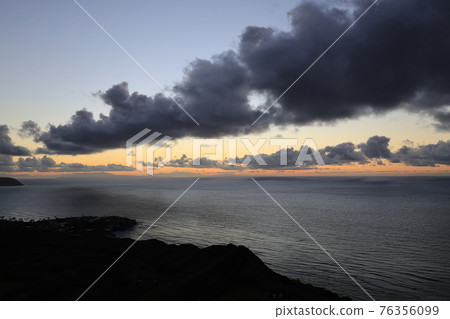 [USA] Hawaii Honolulu sunrise, beautiful sea and blue sky 76356099