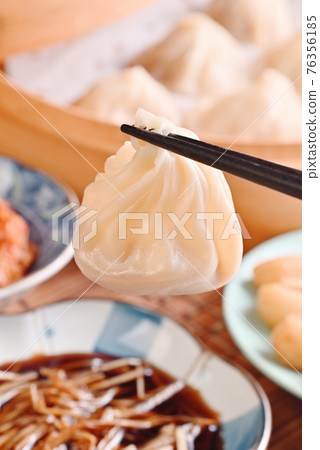 Xiao Long Tang Bao-Steamed pork soup dumpling 76356185