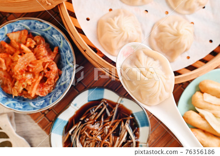 Xiao Long Tang Bao-Steamed pork soup dumpling 76356186