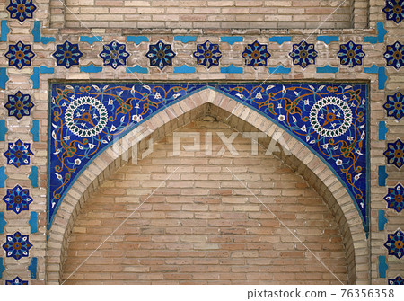 Ornate window niche in the wall, Uzbekistan Ornate window niche in the wall, Uzbekistan 76356358