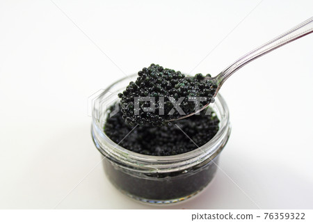 Caviar hors d'oeuvre 76359322