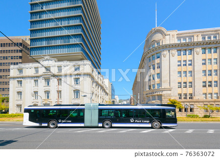 Kobe City Sightseeing Articulated Bus Port Loop 76363072