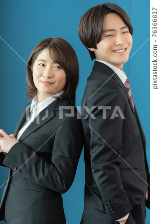 新成年男女 新成年男女 76366817