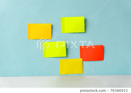 Sticky notes on the wall 76366915