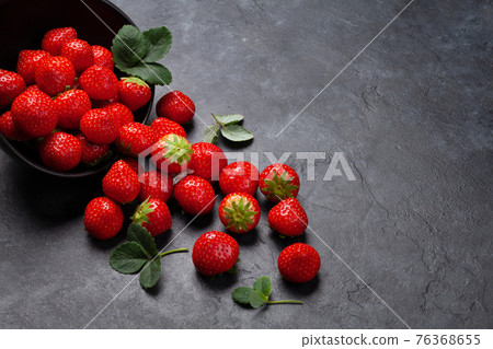 Ripe garden strawberry Ripe garden strawberry 76368655