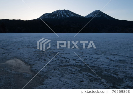 Onneto at dawn 76369868