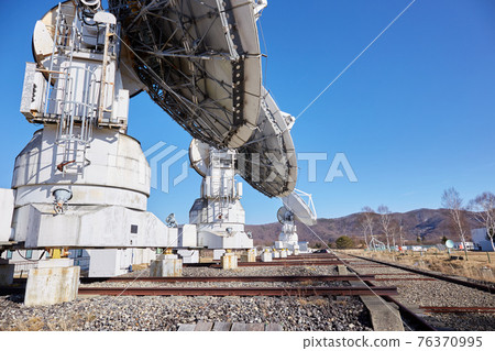 [Minamimaki Village, Nagano Prefecture] Winter Nobeyama Radio Observatory Millimeter-wave interferometer viewed from the side 76370995