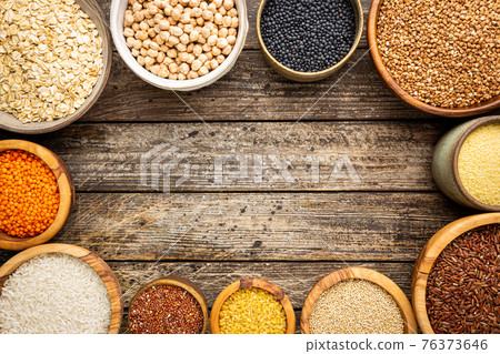 Bowls with different grains 76373646