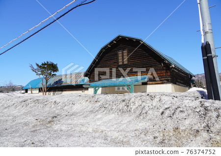 Tomatsu Station buried in snow (former Horonai Line) Tomatsu Station buried in snow (former Horonai Line) 76374752