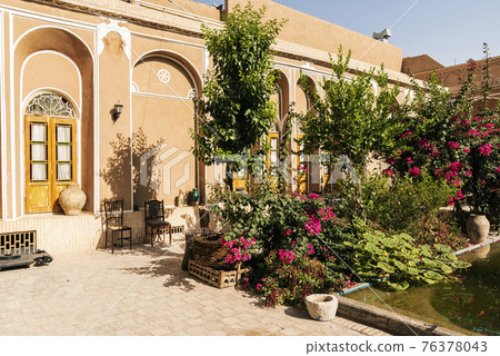 traditional middle eastern home interior garden in yazd iran traditional middle eastern home interior garden in yazd iran 76378043
