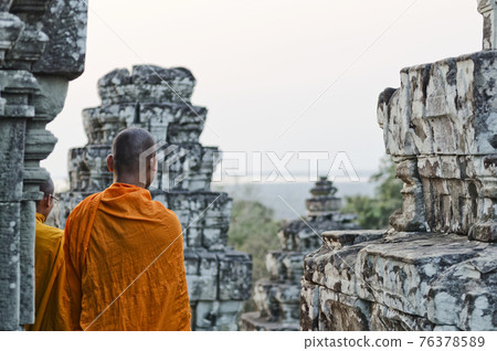 buddhist monk at angkor wat temple near siem reap cambodia buddhist monk at angkor wat temple near siem reap cambodia 76378589