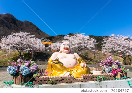 春天的北甲山佛像 春天的北甲山佛像 76384767