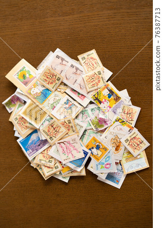 Many used stamps from a bird's-eye view 76387713
