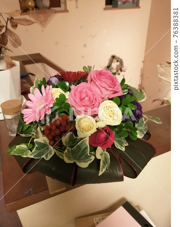 Gorgeous flower arrangement Gorgeous flower arrangement 76388381