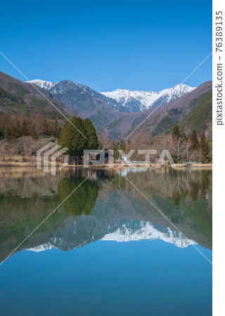 從駒池眺望中央阿爾卑斯山 從駒池眺望中央阿爾卑斯山 76389135
