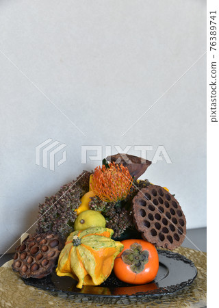 Arrangement autumn image 76389741