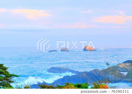 View of the Pacific Ocean from Kamiwarizaki View of the Pacific Ocean from Kamiwarizaki 76390151