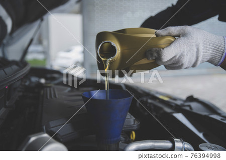 auto vehicle Service repair center concept with maintenance staff auto vehicle Service repair center concept with maintenance staff 76394998