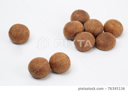 various Korean doughnut, donuts 76395136
