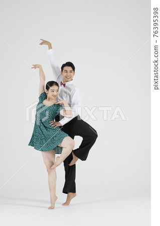 retro concept, contemporary couple dancer in white background retro concept, contemporary couple dancer in white background 76395398