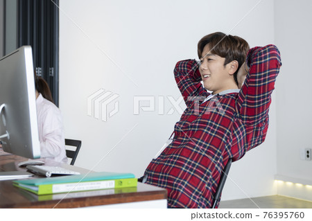 business, startup, people and teamwork concept 76395760