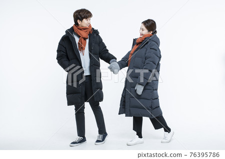 Asian couple in winter fashion 76395786