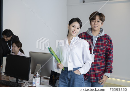 business, startup, people and teamwork concept 76395860