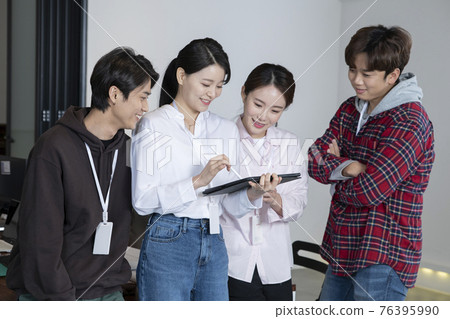 business, startup, people and teamwork concept 76395990
