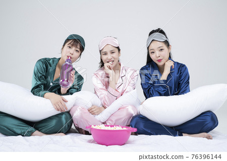 girls, ladies pajama sleepoverparty concept girls, ladies pajama sleepoverparty concept 76396144