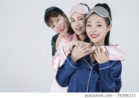 girls, ladies pajama sleepoverparty concept girls, ladies pajama sleepoverparty concept 76396233