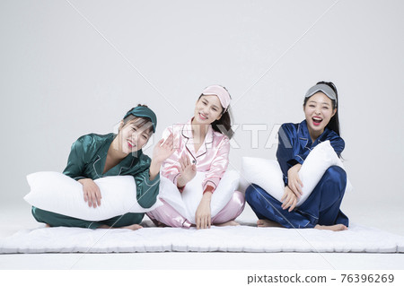 girls, ladies pajama sleepoverparty concept 76396269