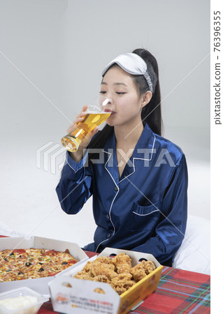 girls, ladies pajama sleepoverparty concept girls, ladies pajama sleepoverparty concept 76396355